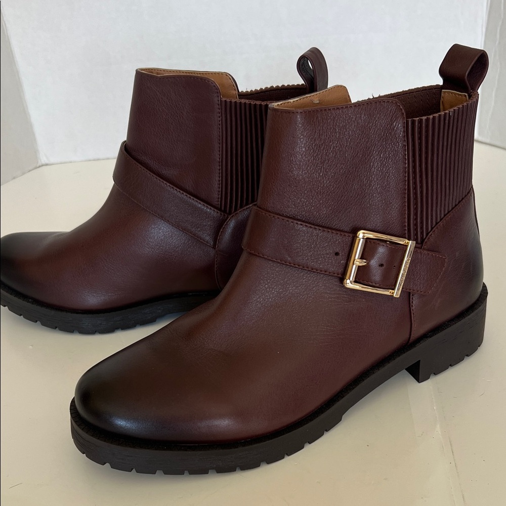 VIONIC Mystic Mara Buckle Ankle Boot - Size 9 - Never Worn